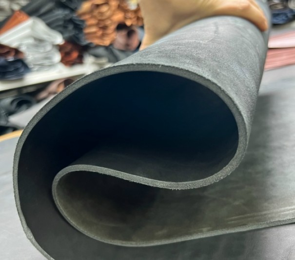 Краст Ременной Черный, без финиша, 3,5+ мм, средний размер 180-200 дм²