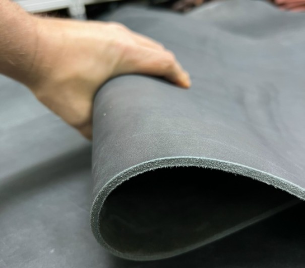 Краст Ременной Черный, без финиша, 3,5+ мм, средний размер 180-200 дм²